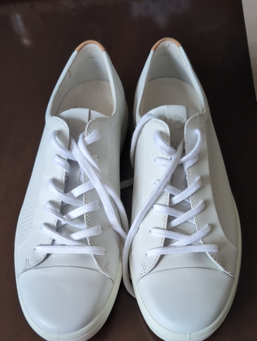 Ecco White Leather Low-Top Sneakers with Tan Heel Tab